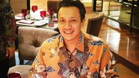 Sebuah cake bulat menemani momen ulang tahun Diaz. Selamat ulang tahun ya! Foto: Instagram @diaz.hendropriyono