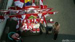 Pedagang Bendera Merah Putih Menjamur di Matraman