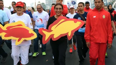 Susi dan Zohri Jalan Kaki di Thamrin, Ngapain?