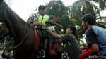 Seru Banget, Anak-anak Naik Kuda Patroli Polisi di CFD
