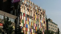 Bangunan nyentrik ini letaknya di Seoul, Korea Selatan. Istimewa/Boredpanda.