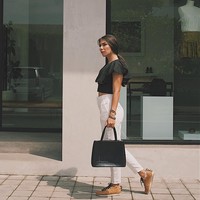 Senang berolahraga, Yulia pun membuat bisnis legging. Ia mendesain legging yang nyaman dipakai saat berolahraga.  Foto: dok. Instagram (Yulia Baltschun)
