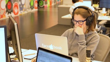 Facebook memberikan berbagai fasilitas kepada para karyawan magangnya, seperti shuttle bus dari kampus Menlo Park milik Facebook, atau uang saku bulanan sebesar Rp14,4 juta. Foto: Istimewa