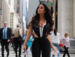 Meraup Fulus Miliaran Berkat Foto Seksi di Instagram