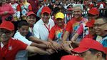 Lautan Massa yang Ikut Jalan Sehat Bareng Jokowi di Makassar