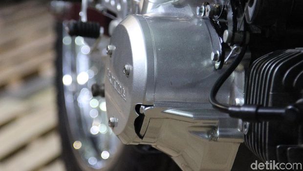 Cover engine dari plastik
