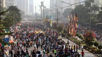Kepadatan terjadi di kawasan Bundaran HI, Jakarta.