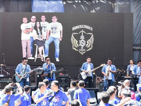 Candil dan Rommy Ramaikan Konser Reuni ITB 93