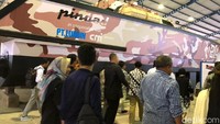Luhut mengunjungi pabrik pembuatan Tank Boat Antasena yang dikerjakan oleh PT Lundin bekerja sama dengan PT Pindad/Foto: Iin Yumiyanti