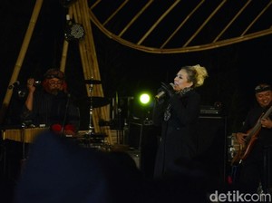 Ring Of Fire Sajikan Nuansa Musik Dangdut di Jazz Gunung