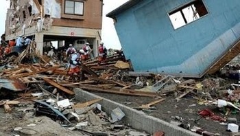 Pada 7 September 2017, pesisir Meksiko diguncang gempa bumi dengan kekuatan 8,1 skala Richter. Setidaknya 32 orang meninggal dunia dan peringatan tsunami harus dikeluarkan. Presiden Meksiko, Peña Nieto menyebut gempa bumi ini sebagai yang terbesar yang pernah menghantam Meksiko dalam satu abad. (Foto: Reuters)