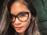 Anak Sekolah di London, Iis Dahlia Nangis Tiap Hari