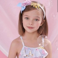 Anna pernah tampil di majalah Vogue dan telah memiliki banyak penggemar. Gadis kelahiran Saint Petersburg ini punya akun Instagram dengan 400 ribuan followers. Foto: Instagram/@annapavaga