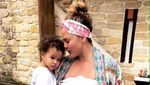 Serunya Liburan John Legend dan Chrissy Teigen di Bali