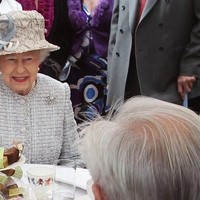 Dikabarkan Daily Mail, menu makanan sehari-hari Ratu hanya berkisar pada makanan tertentu seperti ikan atau ayam panggang dengan dua jenis sayuran. Untuk buah, ia sangat menyukai buah-buahan segar dan salad. (Foto: Getty Images)