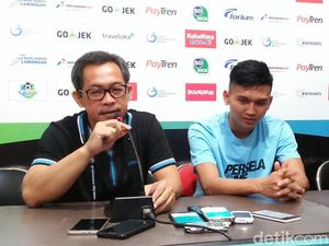 Pujian Tinggi Aji Santoso untuk Sang Pahlawan Hat-trick Dendy Sulistyawan