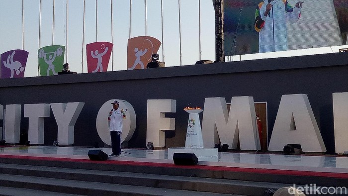 Kirab Obor Asian Games 2018 dan Kaldron Mini di Pantai Losari