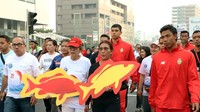  Selain jalan sehat dan bincang bersama Menteri Susi dan PASI, dilakukan pula gerakan makan ikan berama dengan membagikan berbagai jenis makanan berbahan baku ikan bagi para pengunjung.Foto: Dok: KKP