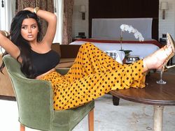 Meraup Fulus Miliaran Berkat Foto Seksi di Instagram