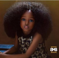 Di balik kamera fotografer Mofe Bamuyiwa, kecantikan eksotis Jare yang berkulit gelap, rambut keriting dan mata hitam besar yang tampak berkilauan, terlihat sangat memukau. Foto: Instagram/@mofebamuyiwa