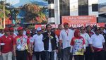 Lautan Massa yang Ikut Jalan Sehat Bareng Jokowi di Makassar