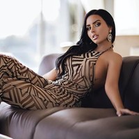 Kini Abigail memperoleh kepopuleran dan kekayaan. Ia tak menyangka bahwa gadis desa sepertinya bisa seperti saat ini.  Foto: dok. Instagram (abigailratchford)