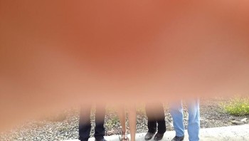 Ini malah jarinya semua yang nutupin kamera. (Foto: Brightside)