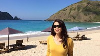 Bahkan pada foto yang dipostingnya, dia sering memberikan hastag #visitindonesia. Kalau foto ini, sepertinya lagi di Lombok (delliedinda/Instagram)