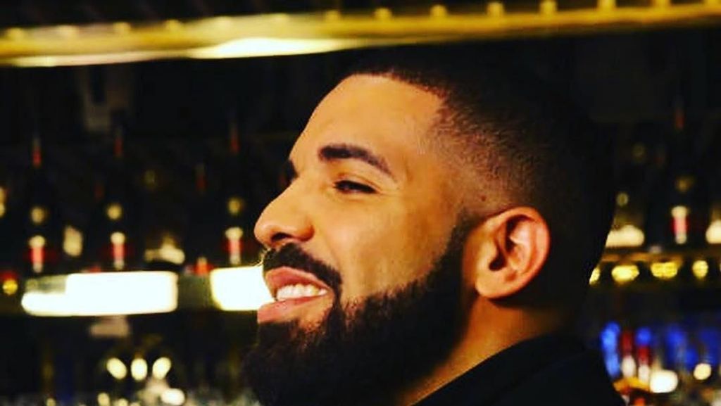 Drake Bantah Rumor Ditangkap Polisi Swedia