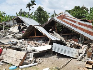 Penyelamatan Dramatis dari Reruntuhan  Gempa di Lombok