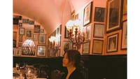 Kalau dari keterangan dalam Instagram pribadinya, pemeran drama Full House itu akan menyantap spaghetti dan pizza. Tak ketinggalan, segelas wine. Foto: Instagram kyo1122
