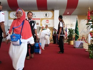 Jemaah Haji Gelombang 2 Diingatkan Pakai Ihram Sejak di Tanah Air