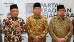 Foto: Gaya Formal Koalisi Prabowo vs Santainya Koalisi Jokowi