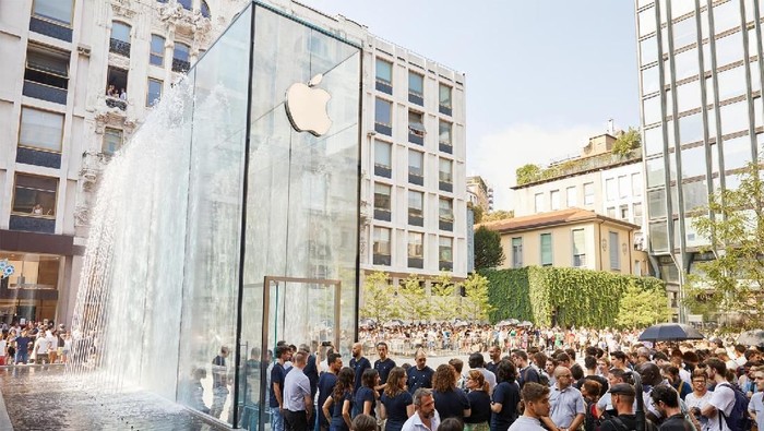 Logo Apple pada Apple Store. Foto: Apple Logo Apple pada Apple Store. Foto: Apple