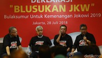 Hasto memberikan keterangan kepada wartwan.