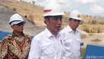 Tampil Simpel, Jokowi Resmikan Bendungan Tanju di NTB