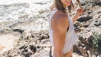 Ibu dari Jennifer, Lynn, adalah seorang pelatih gymanstic. Dan ayahnya, Norm, adalah seorang personal trainer. (Instagram/jenwiderstrom)