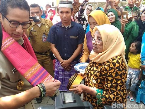 Sandi ke Warga Pulau Sebira: Pak Anies Belum Sempat ke Sini