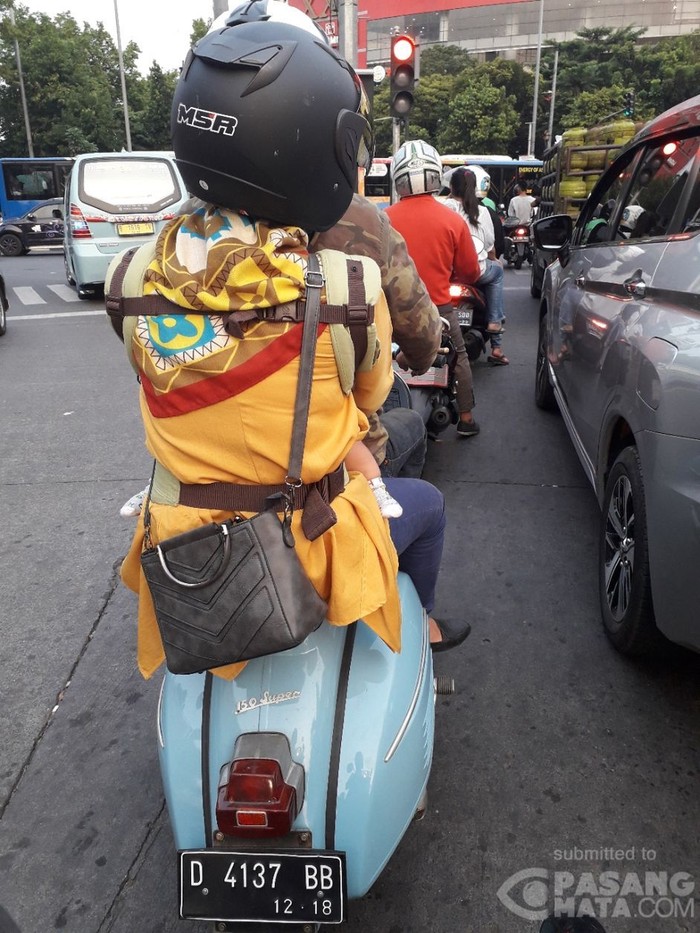 Romantis Bersama Vespa Super 150