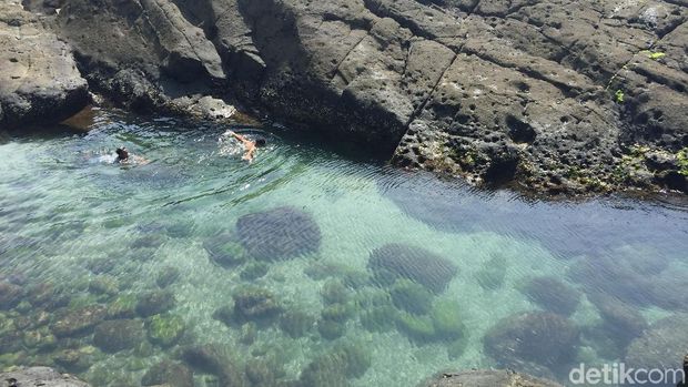 Pantai Wediombo, Gunungkidul, DIY