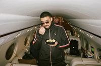 Mampir ke McDonald's, Drake Berikan Tip Rp 280 Juta ke Pegawai di Sana