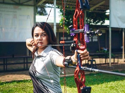 Dellie Threesyadinda, Pemanah Cantik Indonesia yang Hobi Traveling Dellie Threesyadinda, Pemanah Cantik Indonesia yang Hobi Traveling