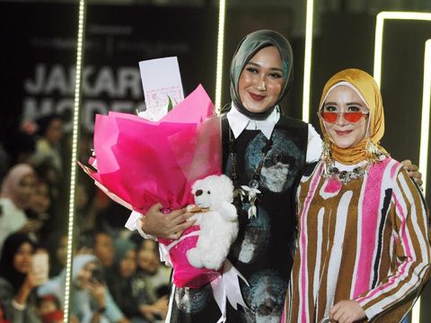 Kejutan Manis Dian Pelangi hingga Restu Angggraini di JMFW 2018