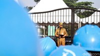 Dalam pidatonya Anies meminta semua jajarannya serius untuk menyiapkan diri jelang Asian Games. Gubernur DKI Jakarta ini pun meminta petugas kebersihan meningkatkan standarnya agar GBK layak di mata internasional.
