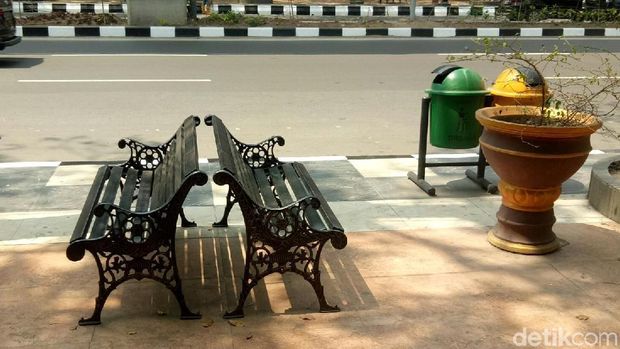Bukan dari Jerman, Tong Sampah Lokal Berjejer di Palembang