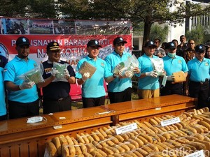 620 Kilogram Ganja Terbakar di Gedung Sate
