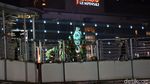 Detik-detik JPO Bundaran HI Mulai Dirobohkan