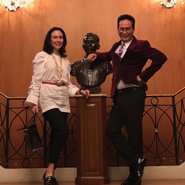 Saat ini Gretchen banyak melakukan kegiatan sosial bersama teman-temannya. Dia kerap memperlihatkan di Instagram aksinya memberikan sumbangan kepada mereka yang tak mampu. Dan lagi-lagi aksi sosialnya ini mendapat cibiran netizen karena dianggap mereka sebagai ajang pamer. Foto: Instagram