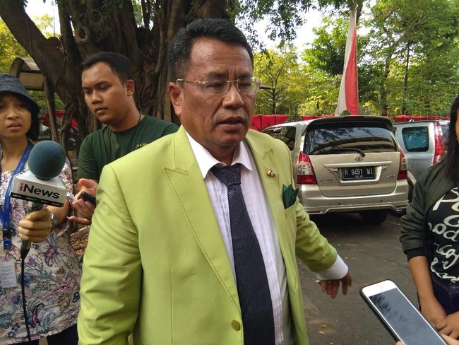 Hotman Paris Beberkan Jam Tidur, Badan Sehat Hidup Lurus