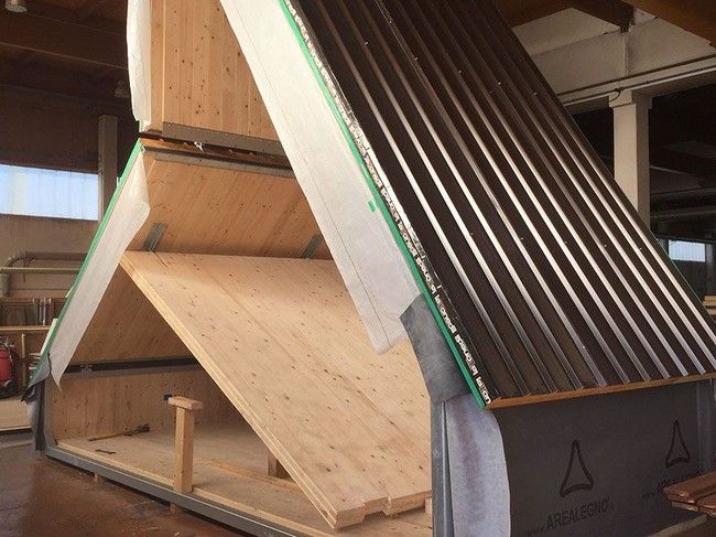 Tertarik tinggal di rumah lipat? Foto: Dok. Bored Panda/M.A.Di.